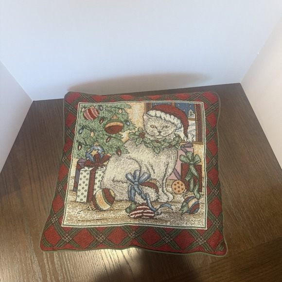 VTG tapestry Christmas-themed throw pillow featuring a cat wearing a Santa hat - Picture 3 of 4
